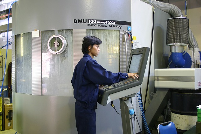 5-axis Machining Center (DMG)